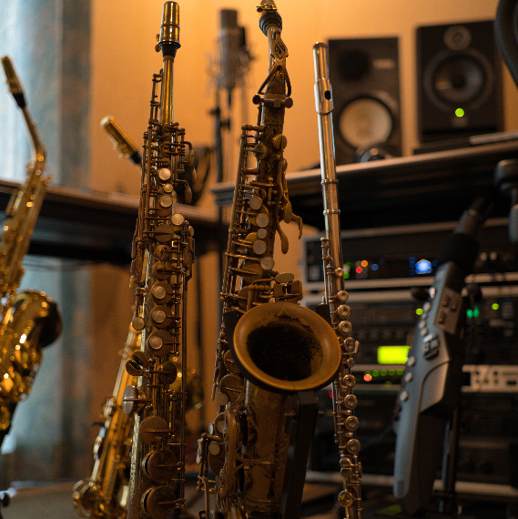 studio写真-01